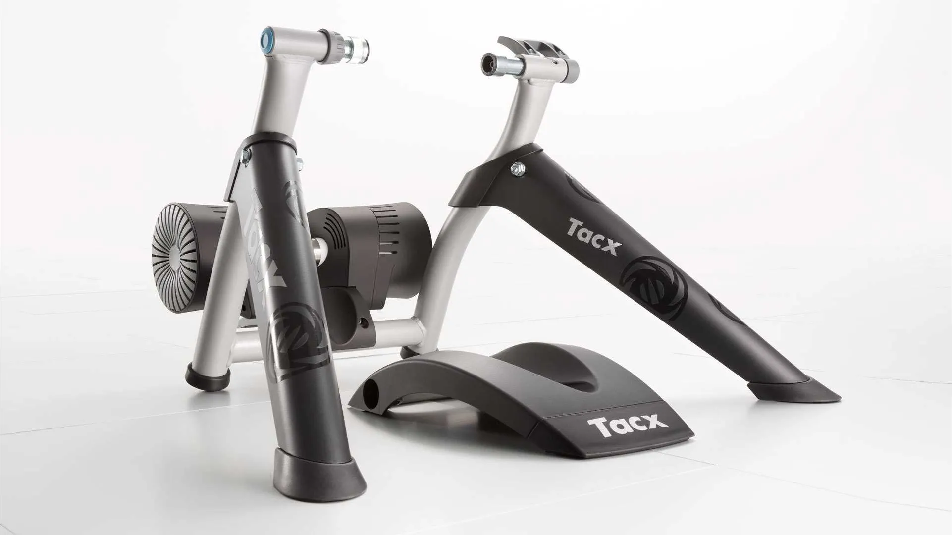 Trainer Tacx Bushido Smart T2780 - Rulle mot bakhjulet